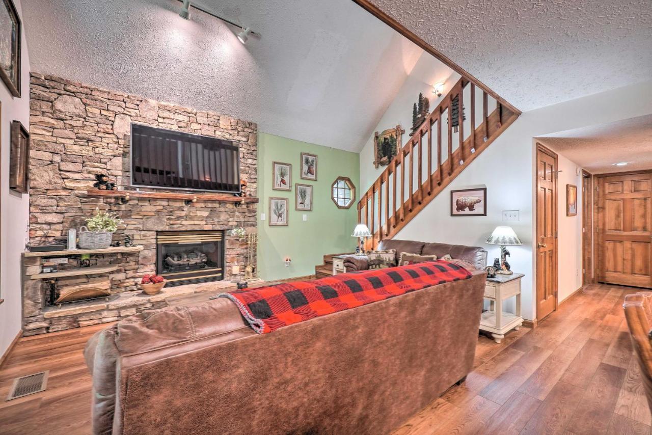 Picturesque Pigeon Forge Cabin With Mountain Views المظهر الخارجي الصورة