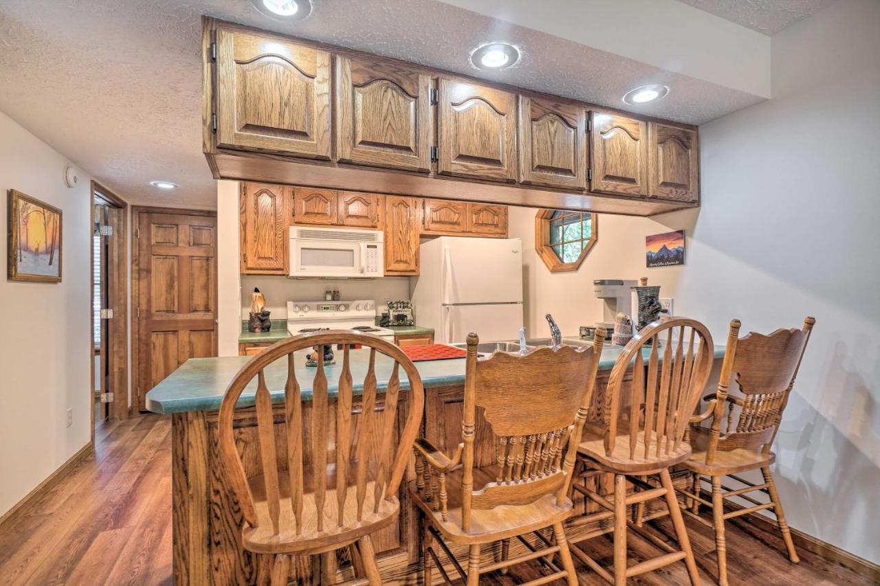 Picturesque Pigeon Forge Cabin With Mountain Views المظهر الخارجي الصورة