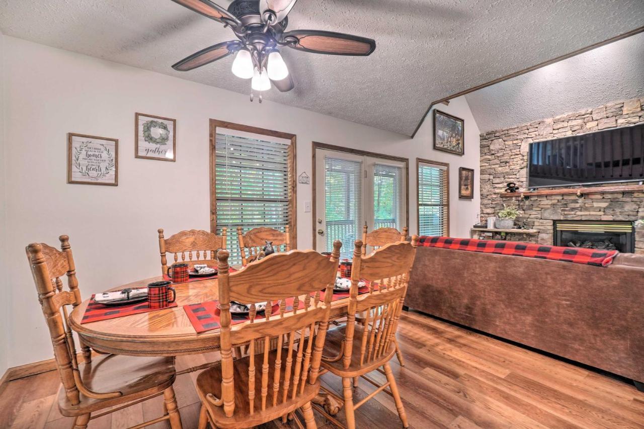 Picturesque Pigeon Forge Cabin With Mountain Views المظهر الخارجي الصورة