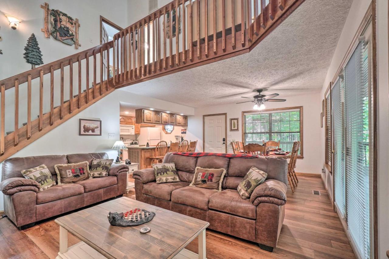 Picturesque Pigeon Forge Cabin With Mountain Views المظهر الخارجي الصورة