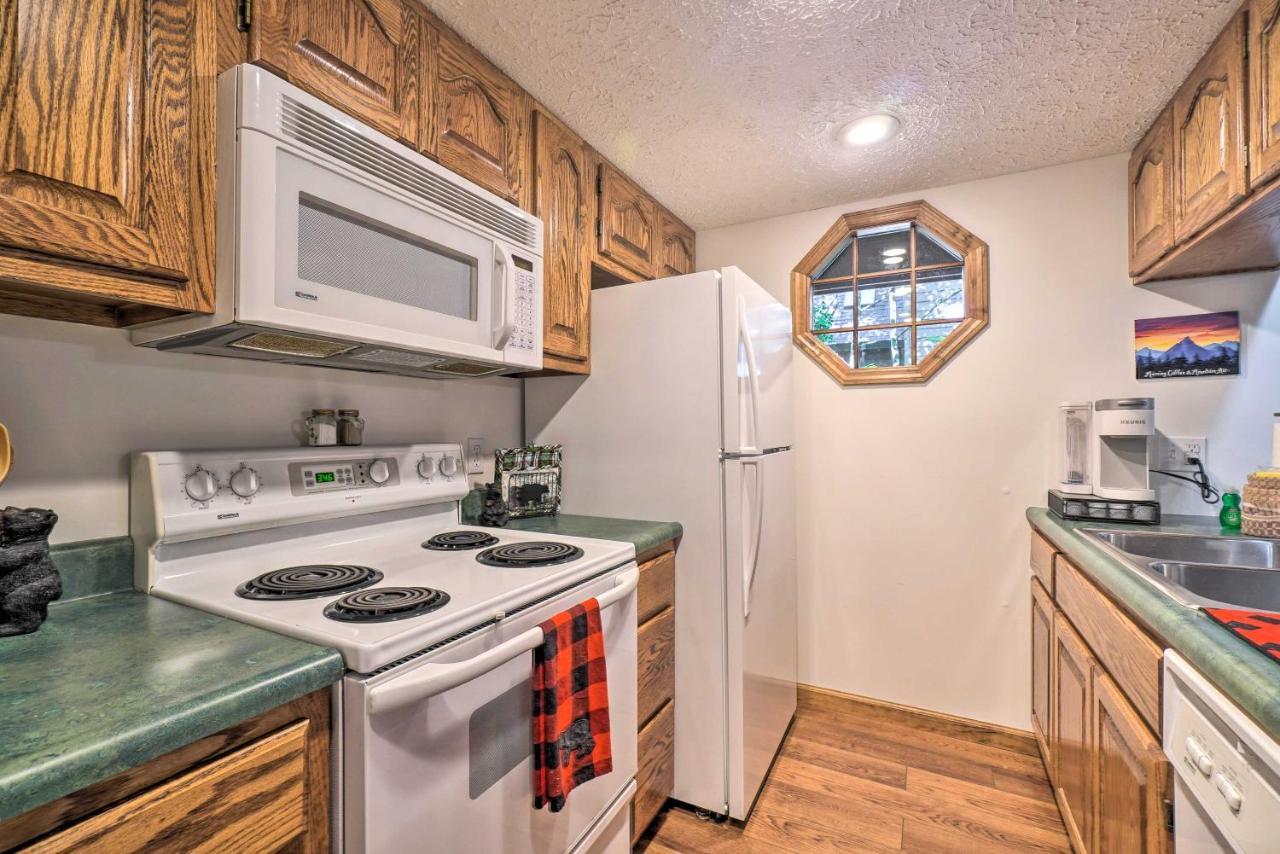 Picturesque Pigeon Forge Cabin With Mountain Views المظهر الخارجي الصورة