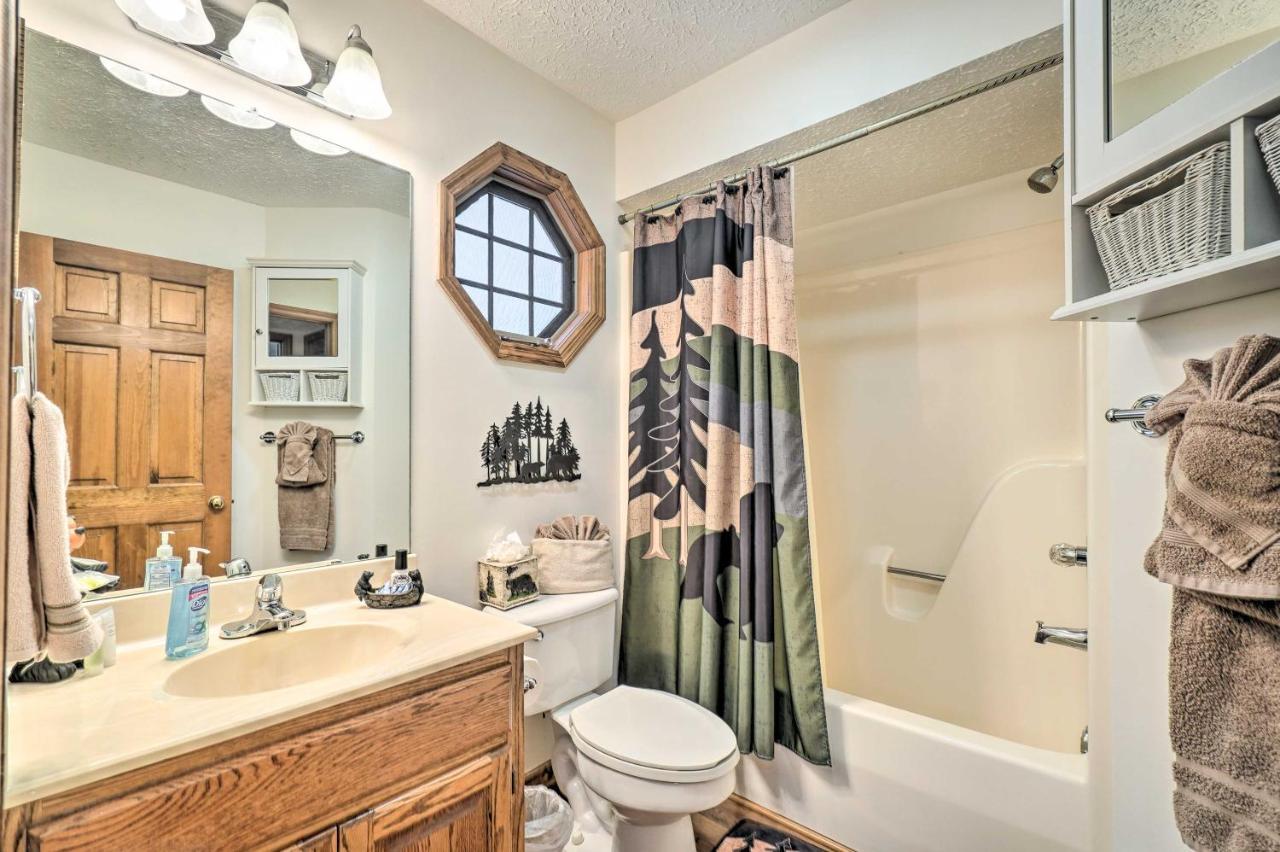 Picturesque Pigeon Forge Cabin With Mountain Views المظهر الخارجي الصورة