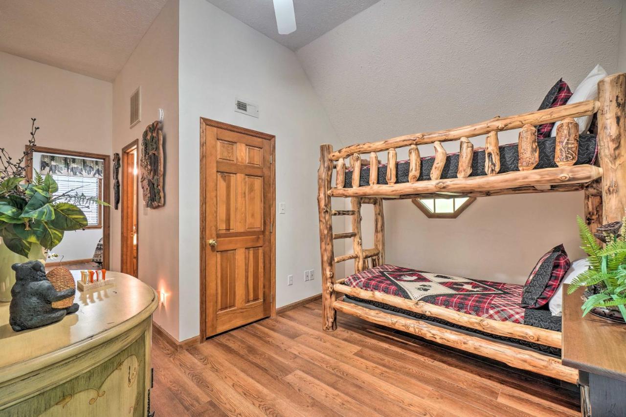 Picturesque Pigeon Forge Cabin With Mountain Views المظهر الخارجي الصورة