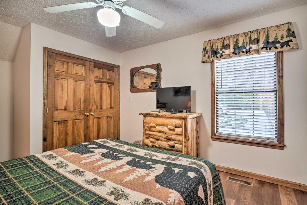Picturesque Pigeon Forge Cabin With Mountain Views المظهر الخارجي الصورة